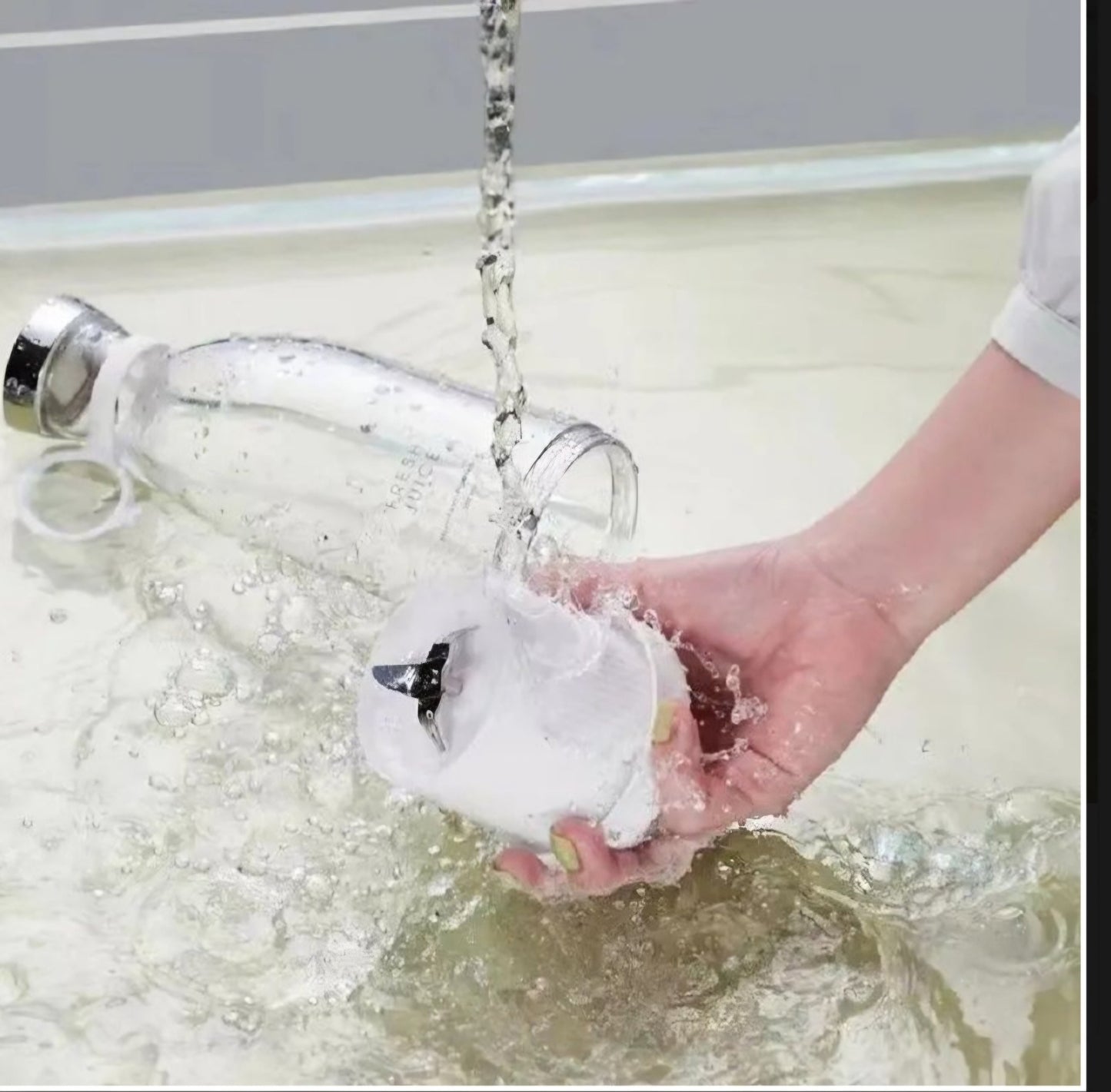 Portable Mini Rechargeable Juicer Blender